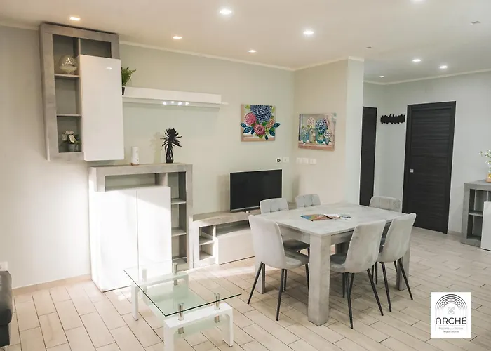 לינה וארוחת בוקר Arche And *