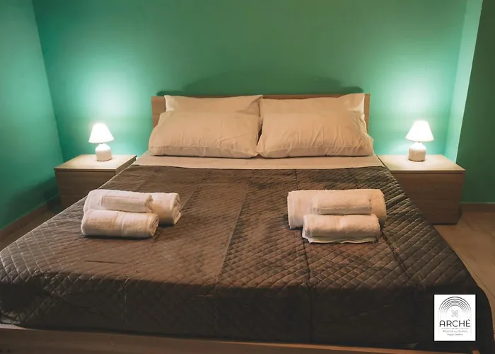 Arche And לינה וארוחת בוקר *